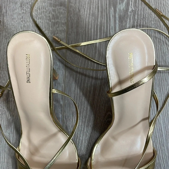 NWOT PrettyLittleThing Gold Point Toe Lace Up High Heeled Sandals US 7 (UK 4) - Picture 8 of 13